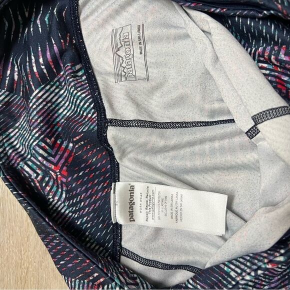 Patagonia Women Size Large Abstract Geometric Stretch Pull On Leggings - Picture 8 of 11
